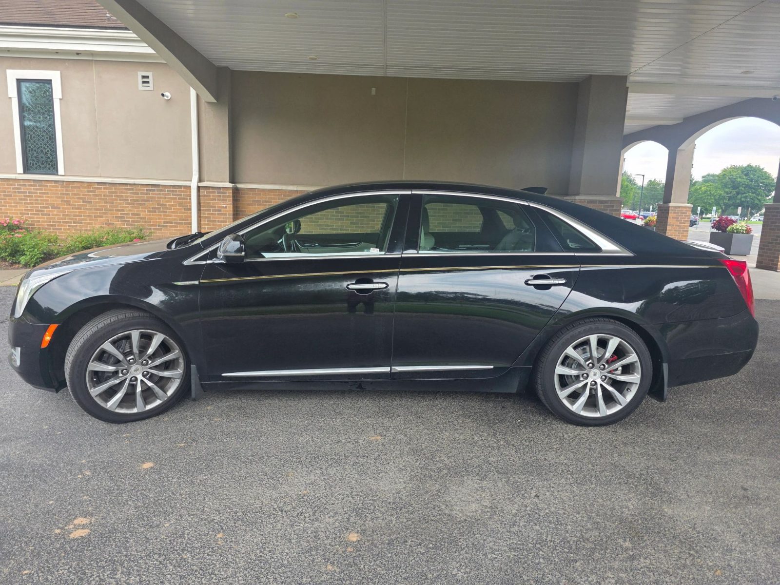 Cadillac Xts photo 2