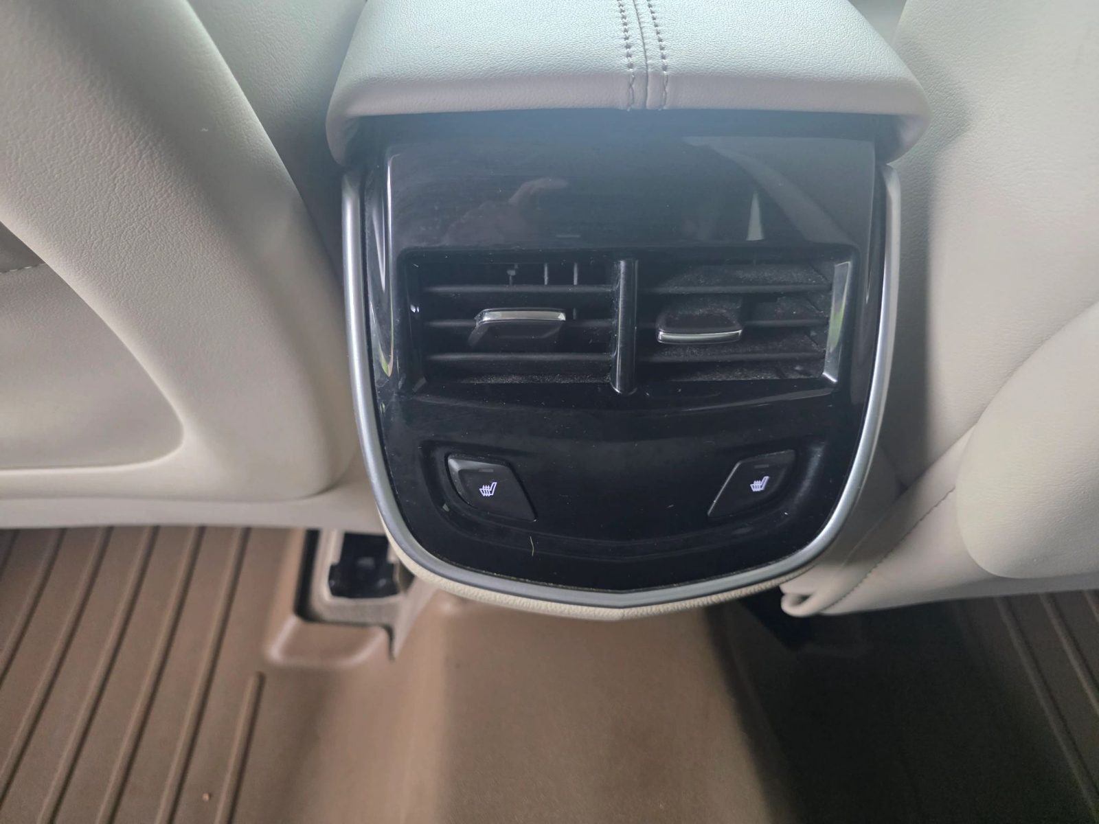 Cadillac Xts photo 19