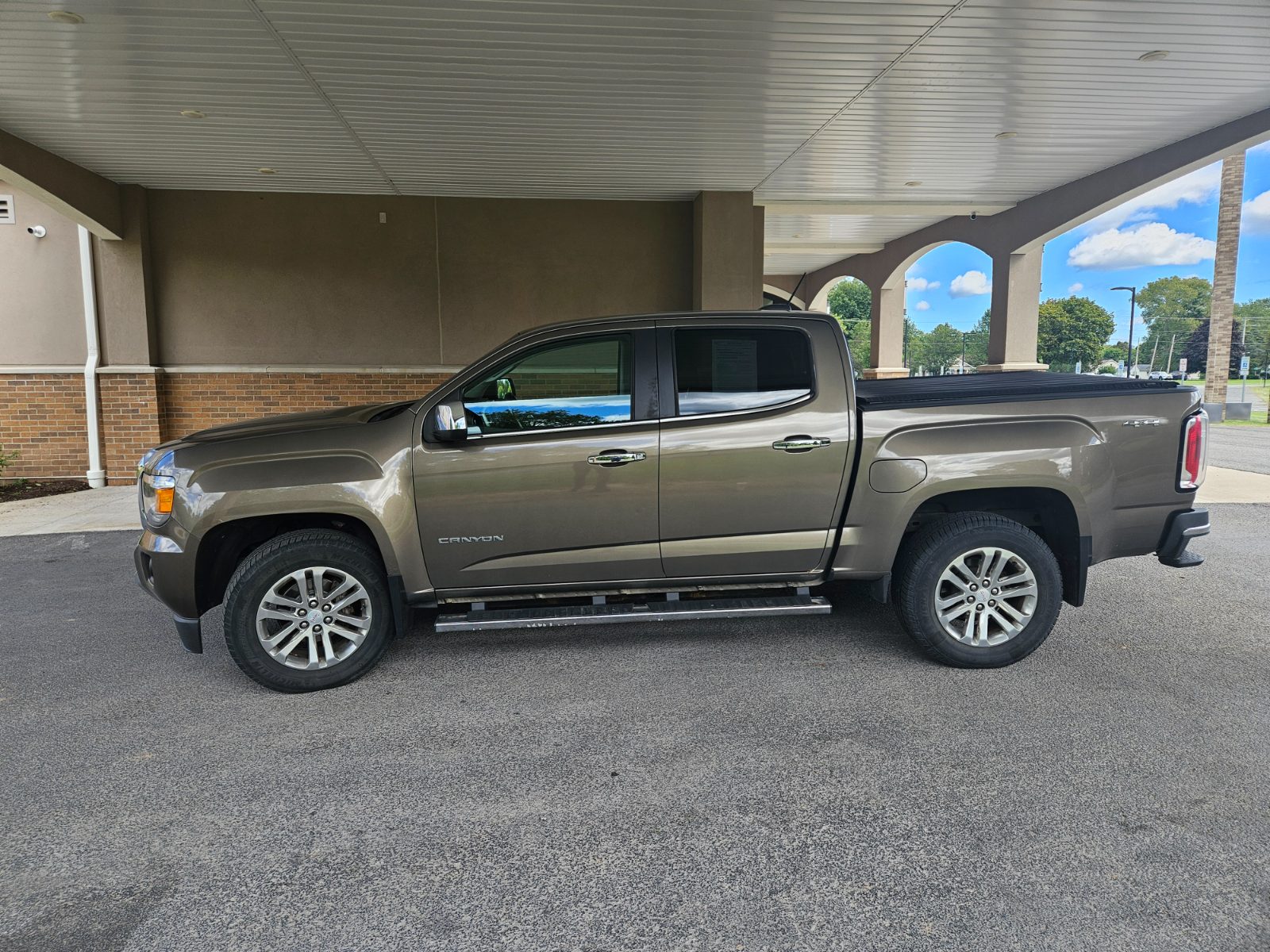 Gmc Canyon for sale at Chili Auto Outlet — photo 2