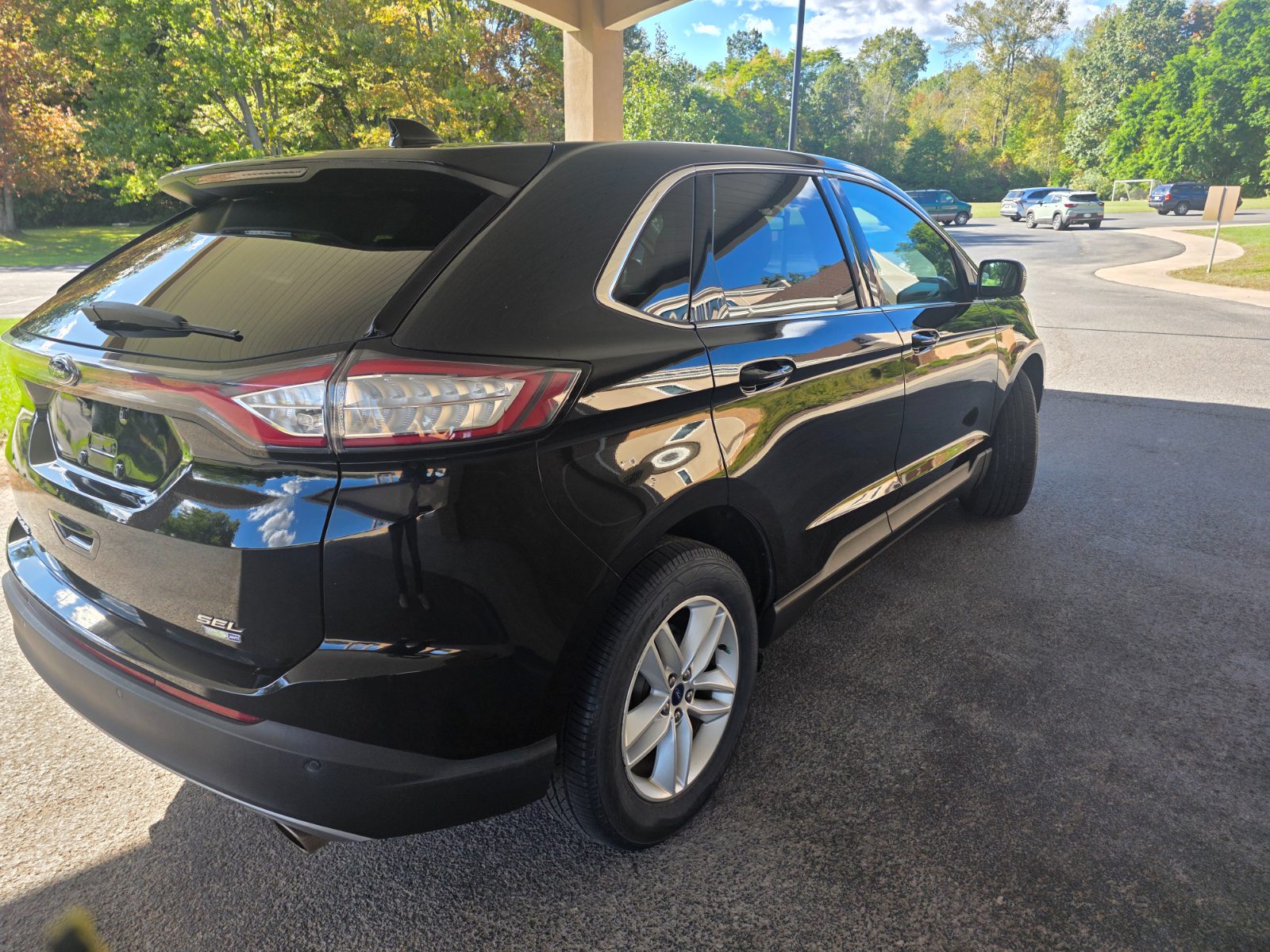 Ford Edge for sale at Chili Auto Outlet — photo 5