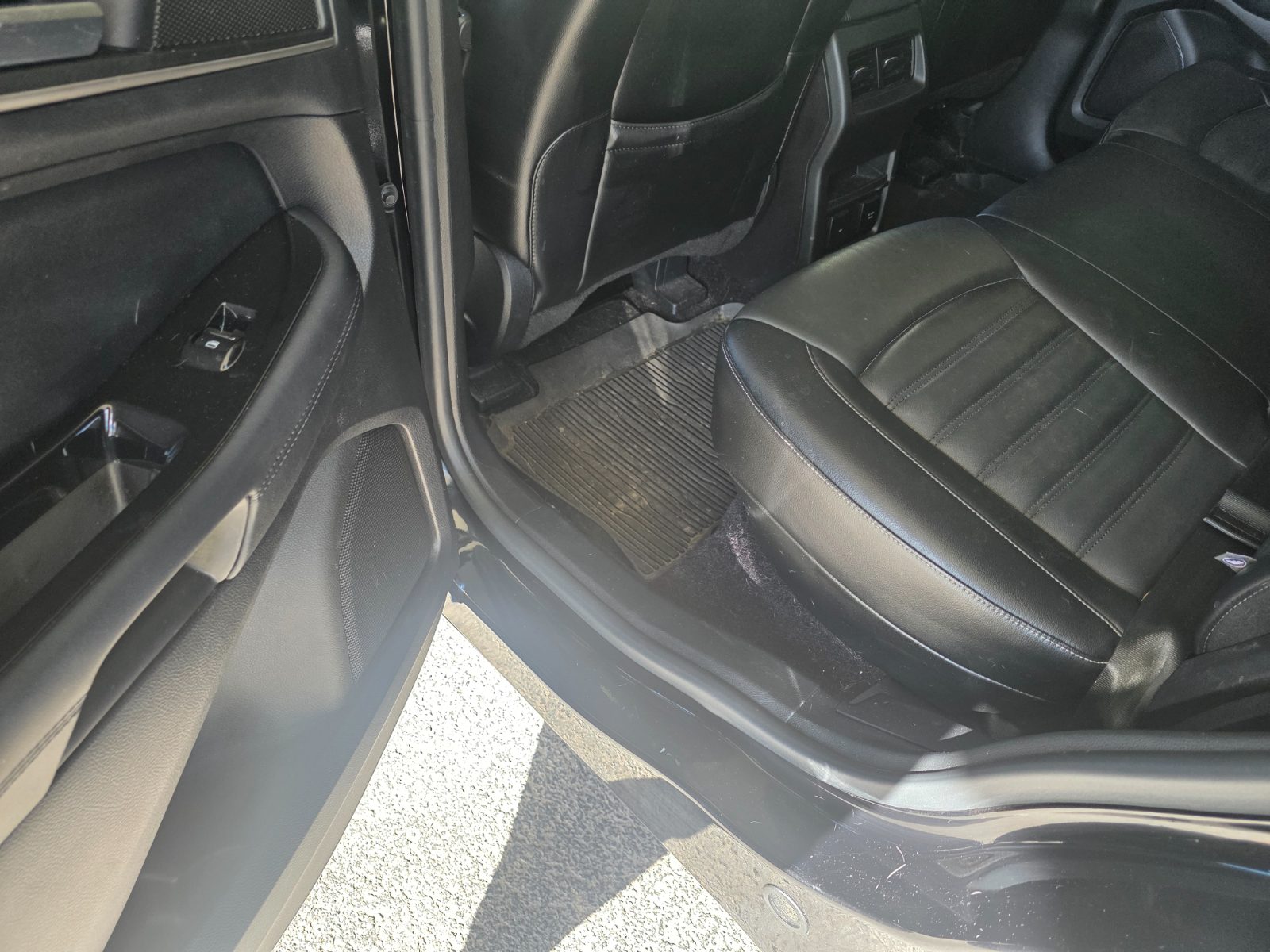 Ford Edge for sale at Chili Auto Outlet — photo 12