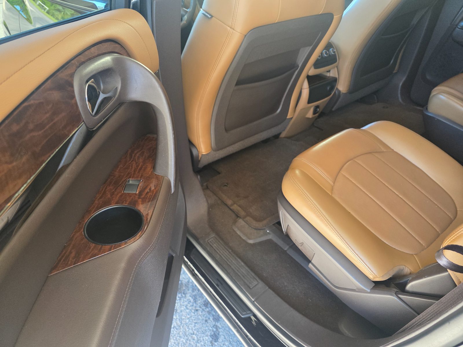 Buick Enclave for sale at Chili Auto Outlet — photo 11