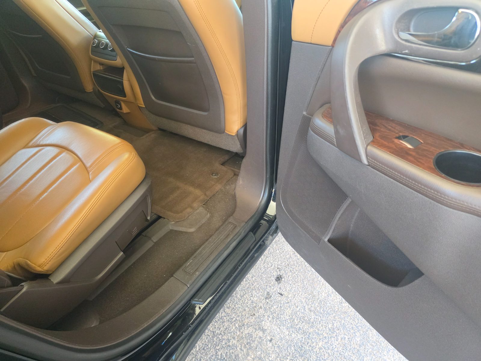 Buick Enclave for sale at Chili Auto Outlet — photo 15