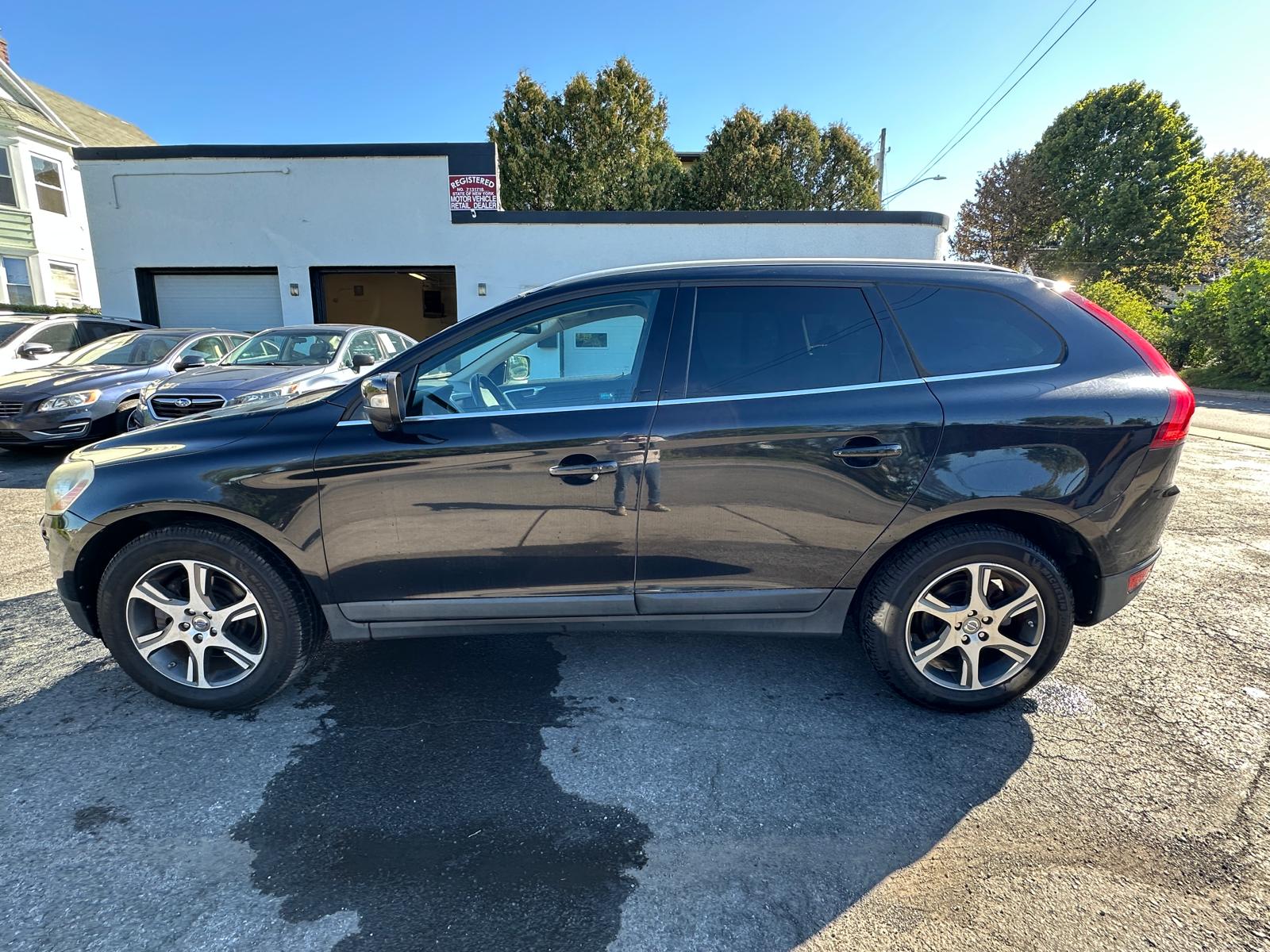 Volvo Xc60 for sale at Next Level Wholesale — photo 2