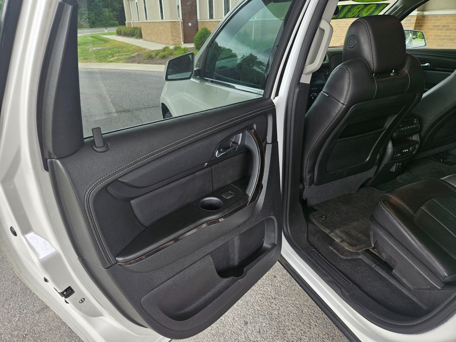 Chevrolet Traverse for sale at Chili Auto Outlet — photo 11