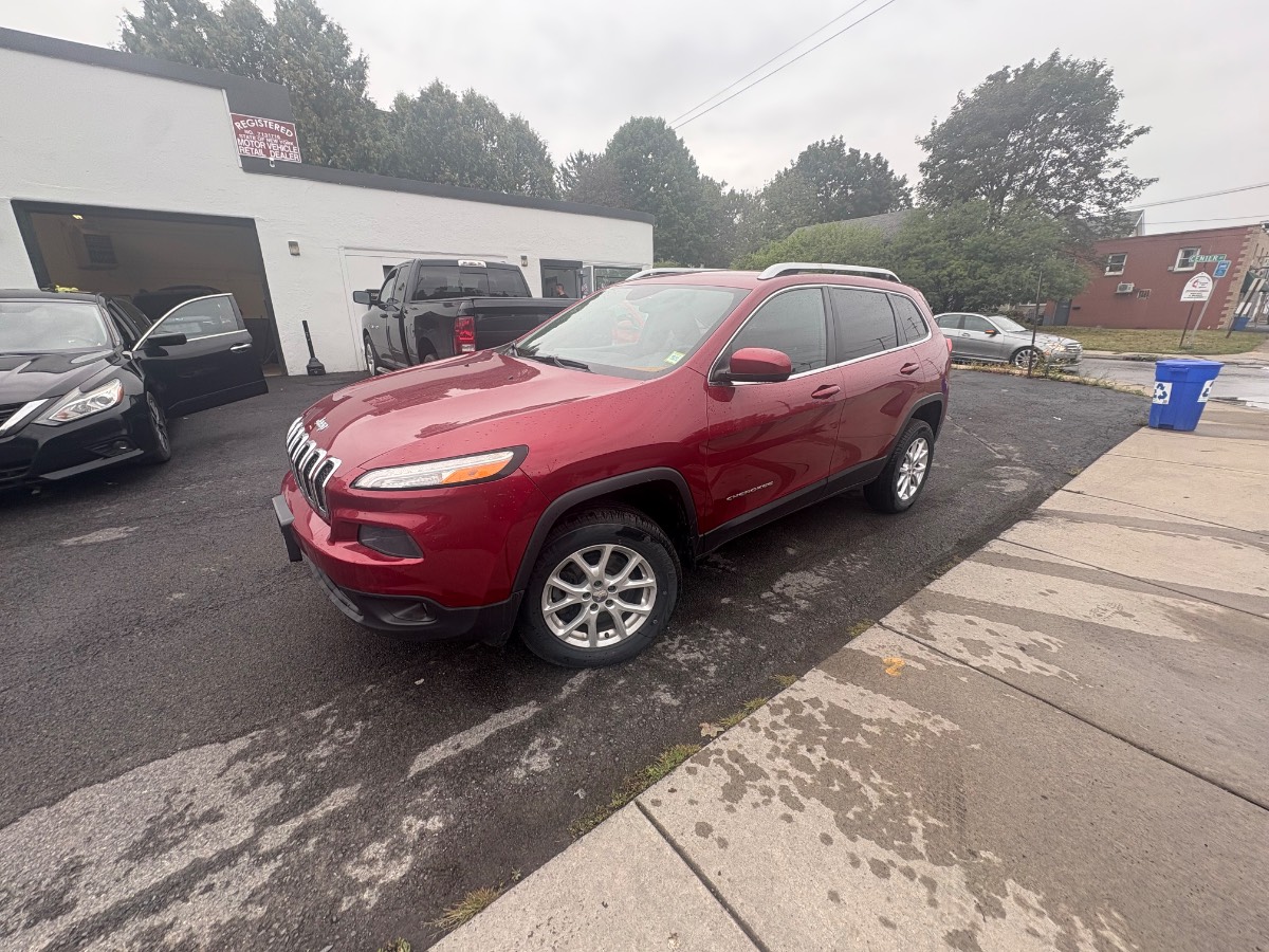 Jeep Cherokee photo 2