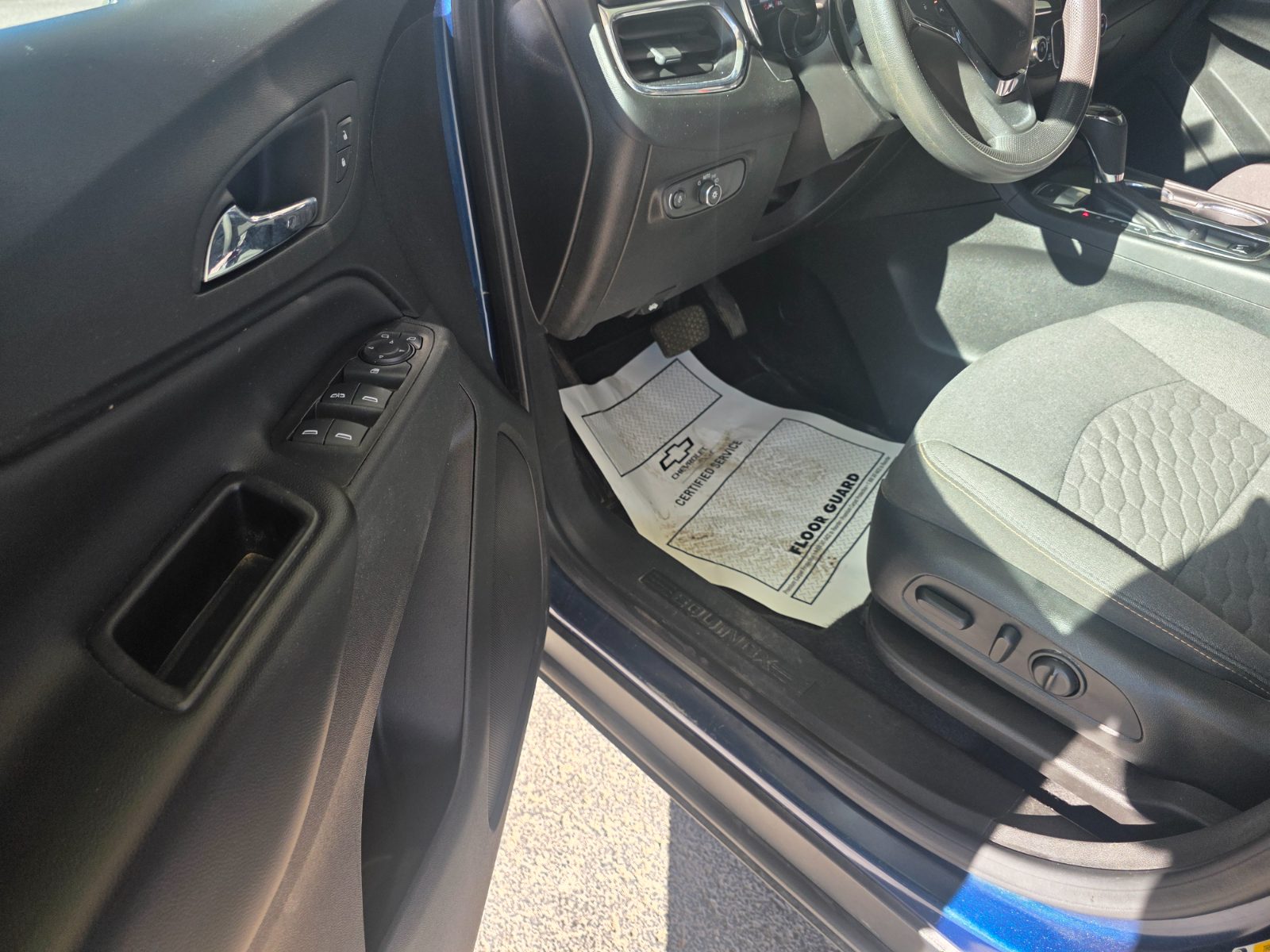 Chevrolet Equinox for sale at Chili Auto Outlet — photo 8