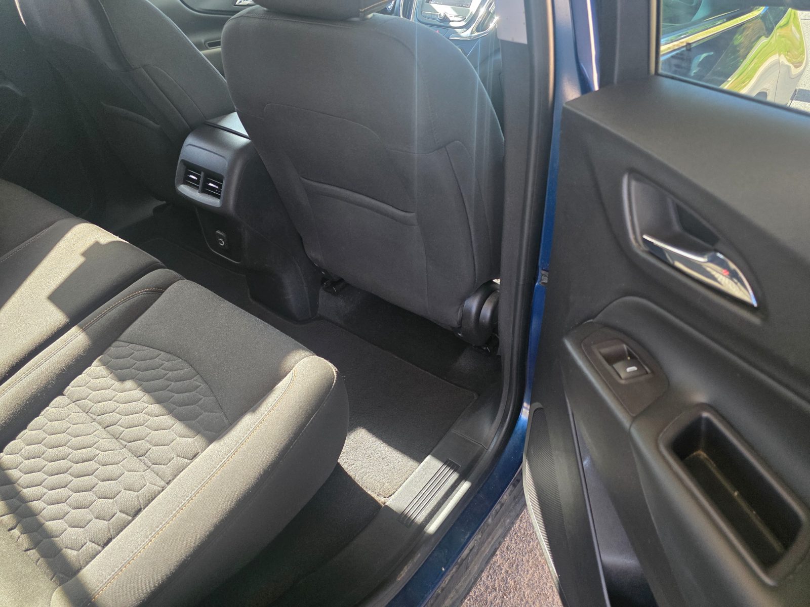 Chevrolet Equinox for sale at Chili Auto Outlet — photo 14