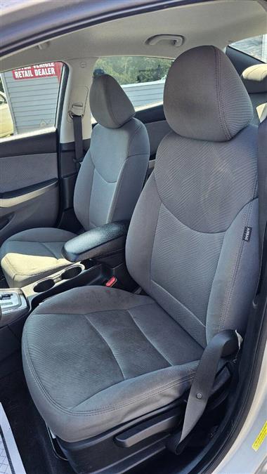 Hyundai Elantra photo 10