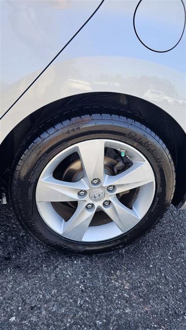 Hyundai Elantra photo 19