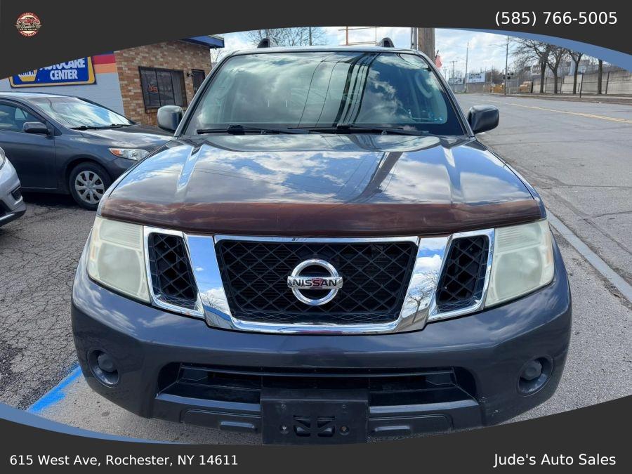 Nissan Pathfinder photo 2