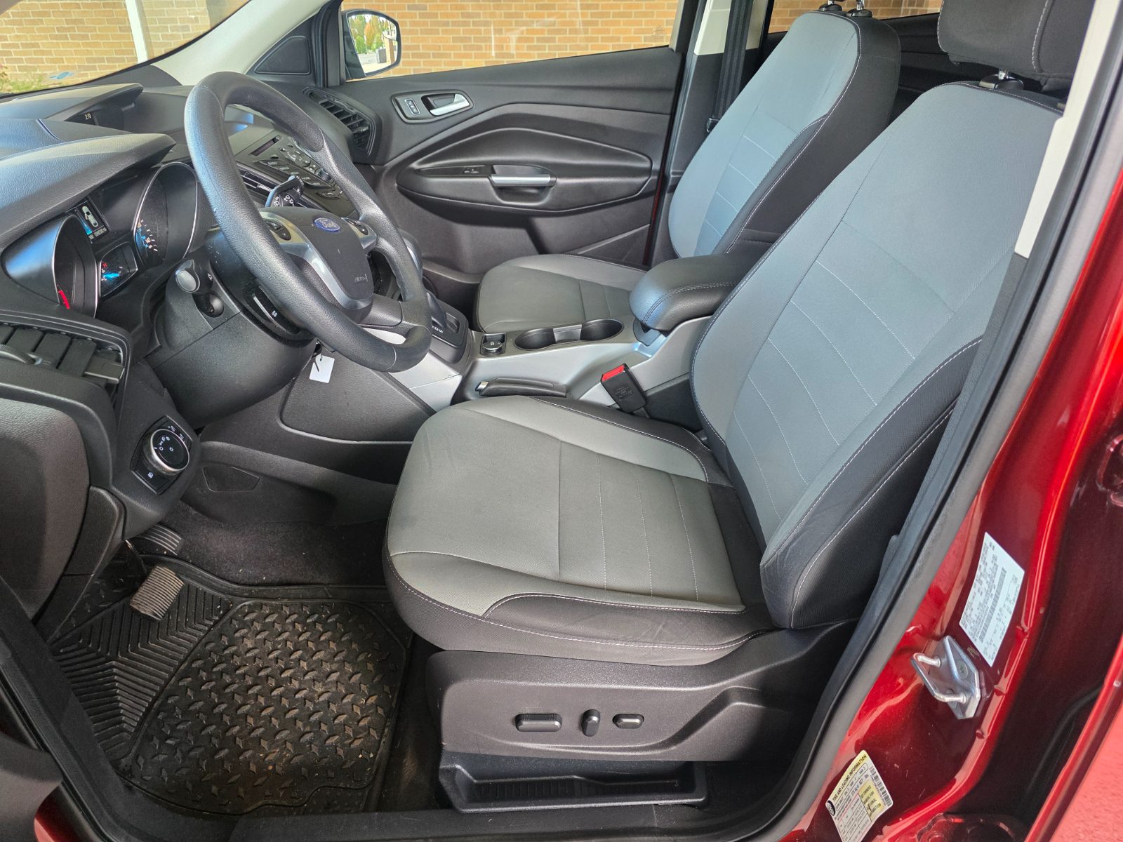 Ford Escape for sale at Chili Auto Outlet — photo 10