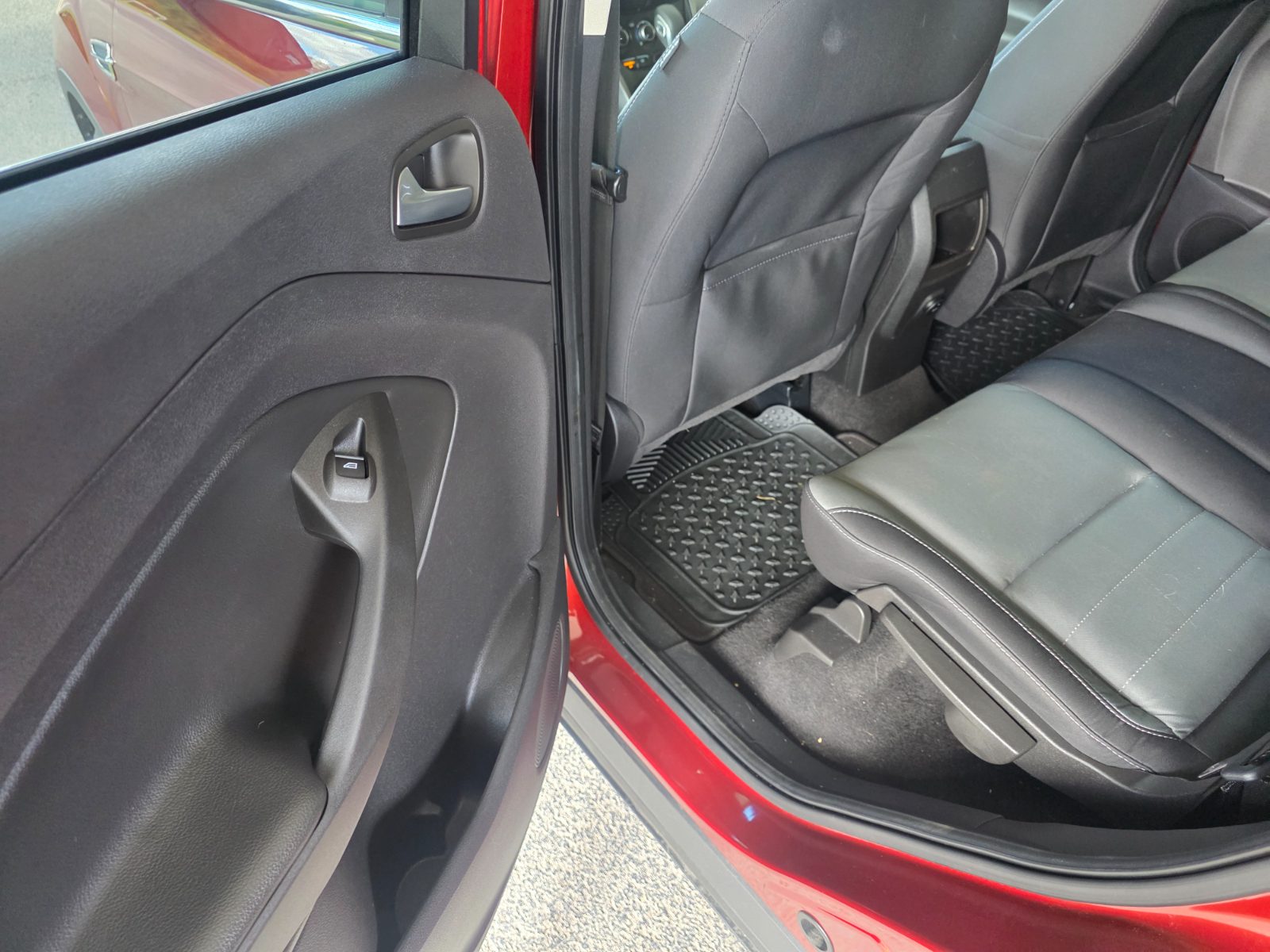 Ford Escape for sale at Chili Auto Outlet — photo 11