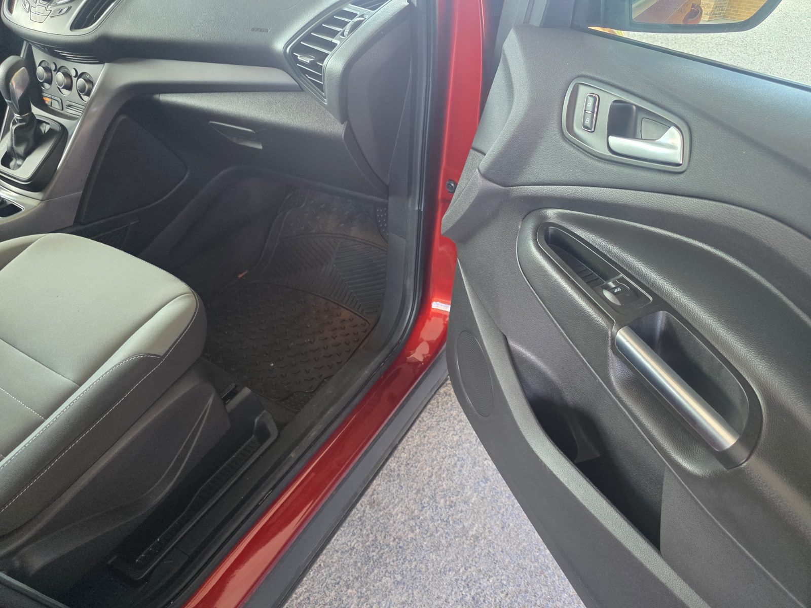 Ford Escape for sale at Chili Auto Outlet — photo 16