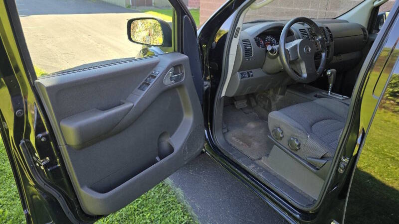Nissan Frontier for sale at Arcia Services — photo 14