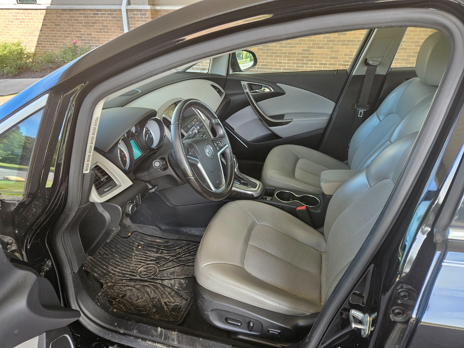 Buick Verano for sale at Chili Auto Outlet — photo 10