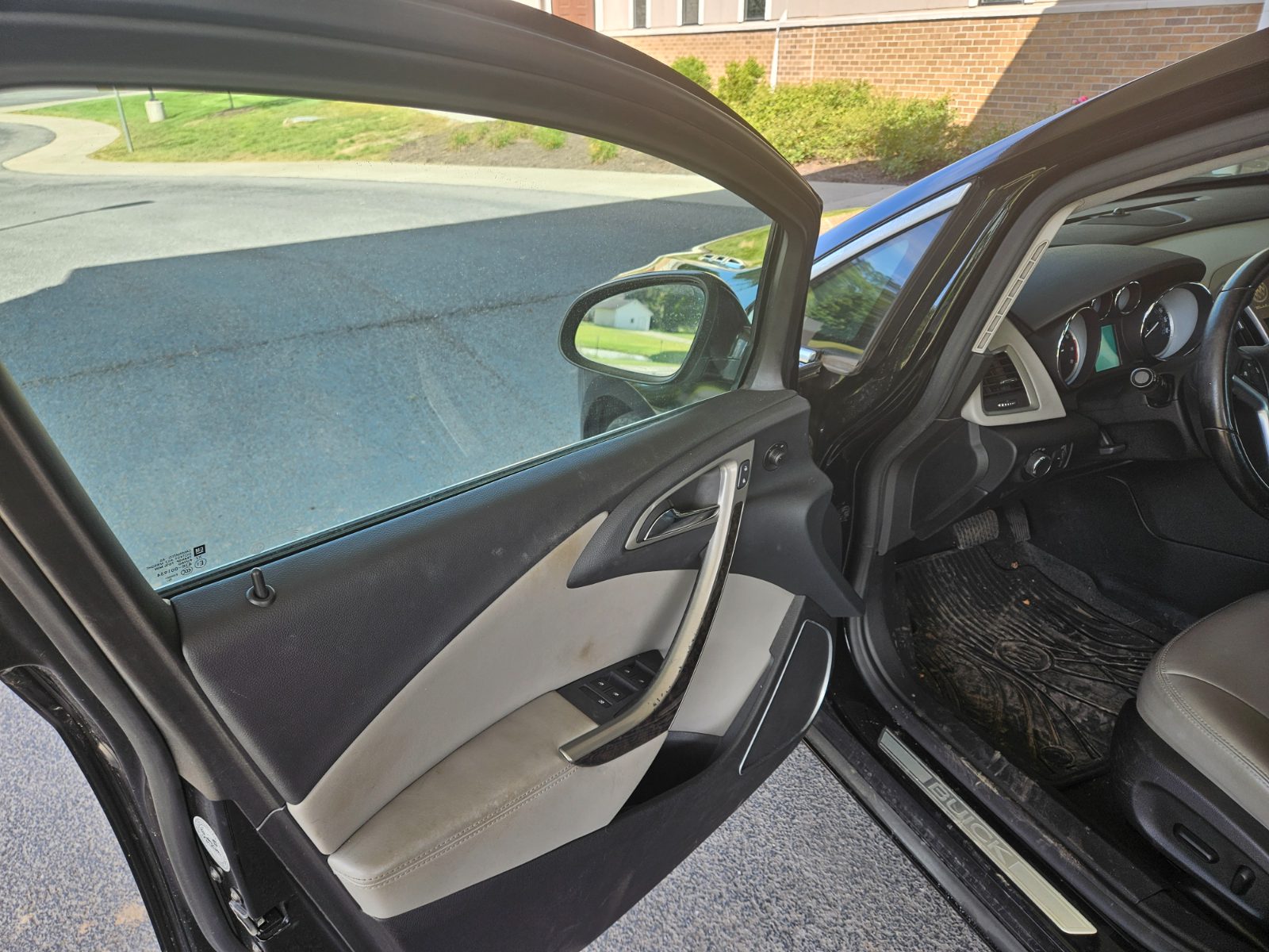 Buick Verano for sale at Chili Auto Outlet — photo 11