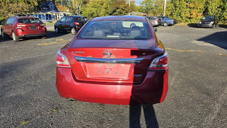 Nissan Altima photo 6