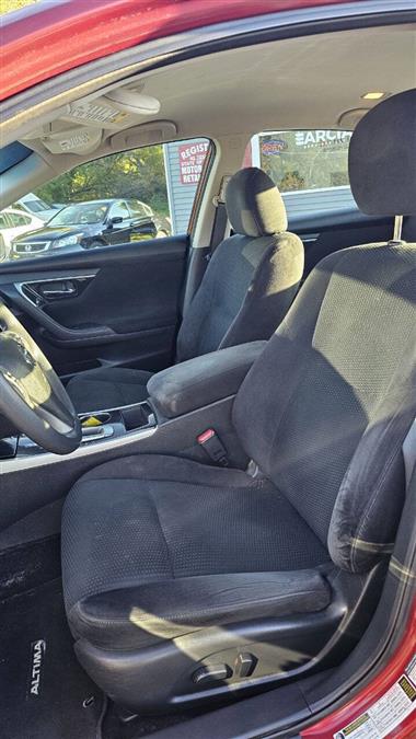 Nissan Altima photo 11