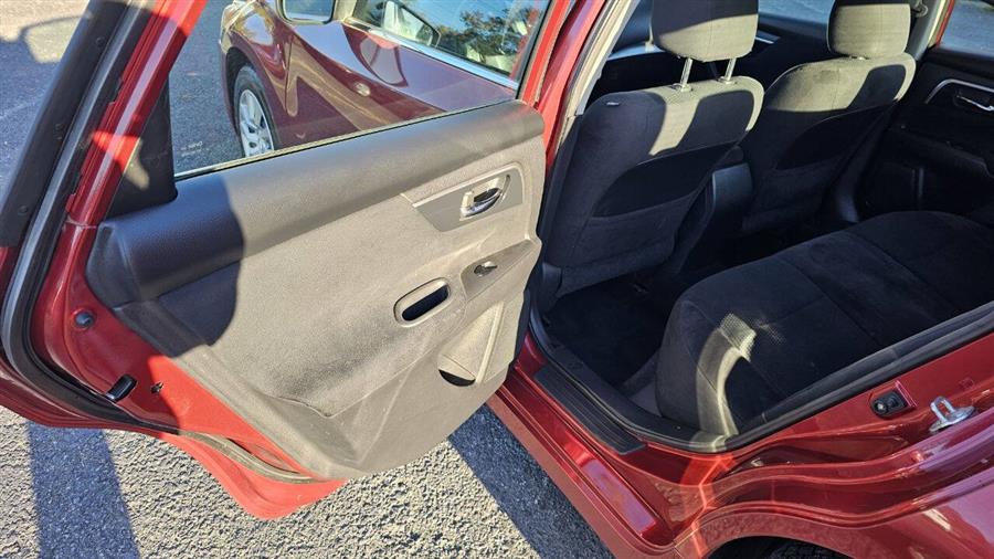 Nissan Altima photo 12