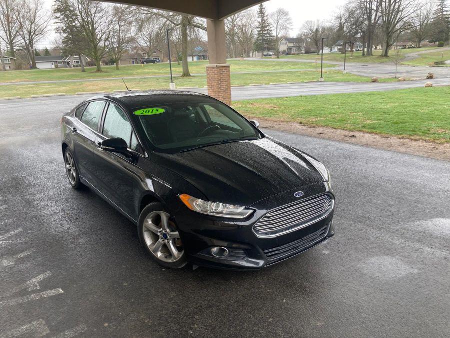 Ford Fusion photo 2