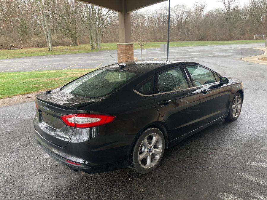 Ford Fusion photo 5