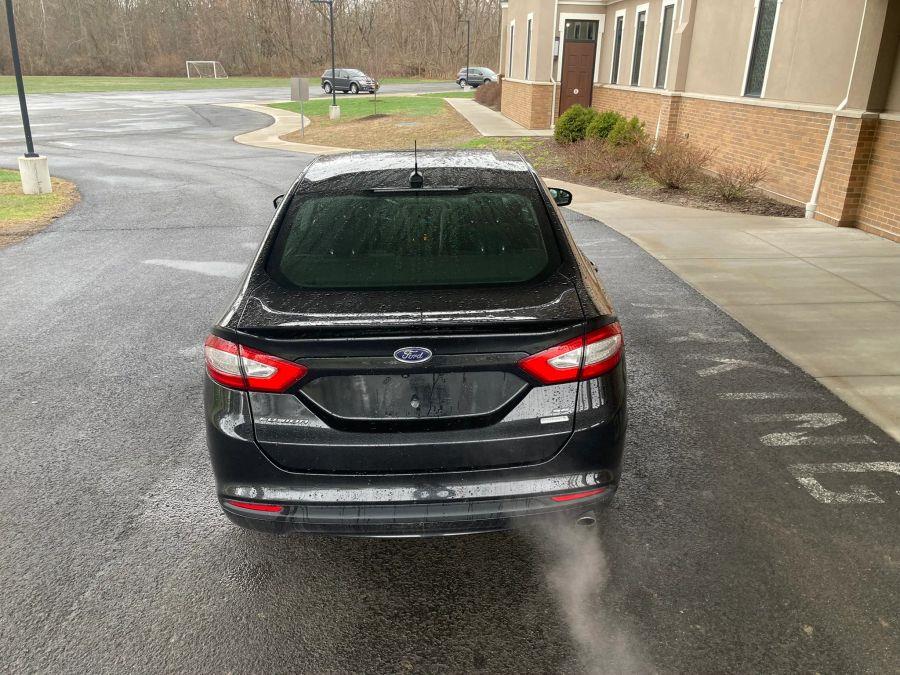 Ford Fusion photo 7