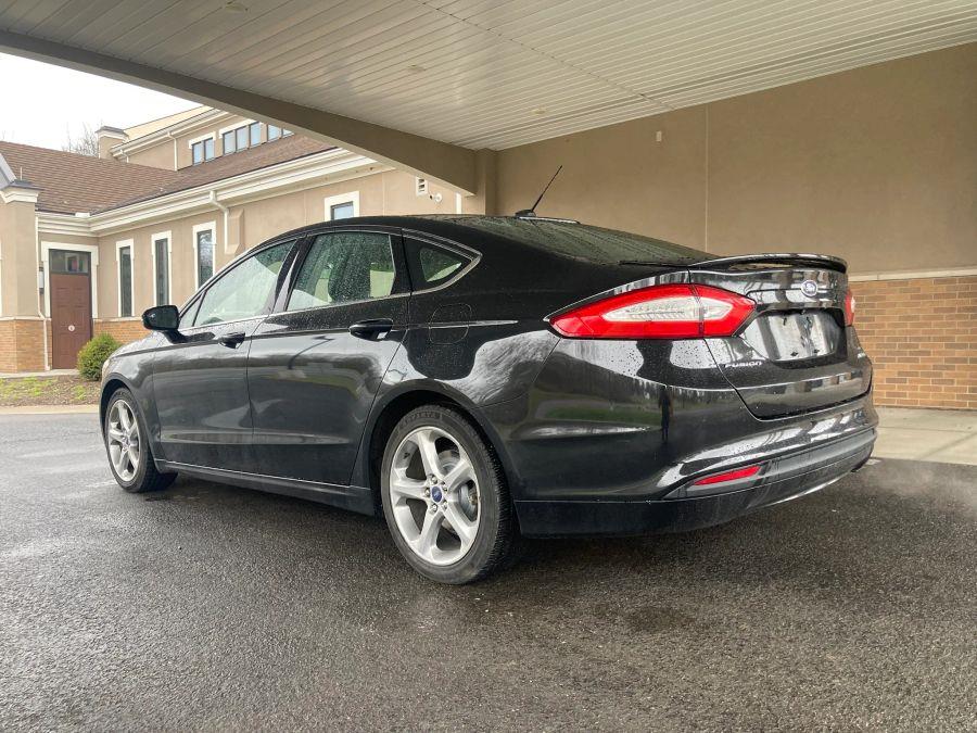 Ford Fusion photo 10