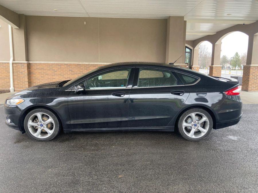 Ford Fusion photo 11