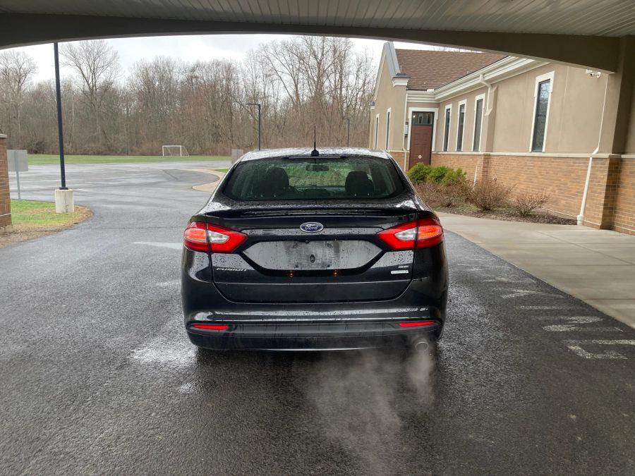 Ford Fusion photo 17