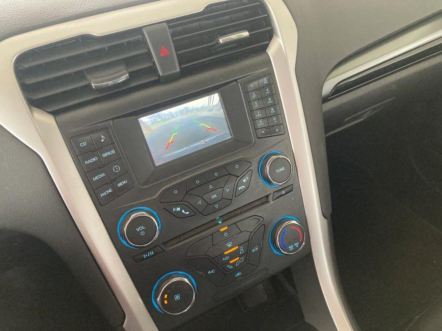 Ford Fusion photo 29