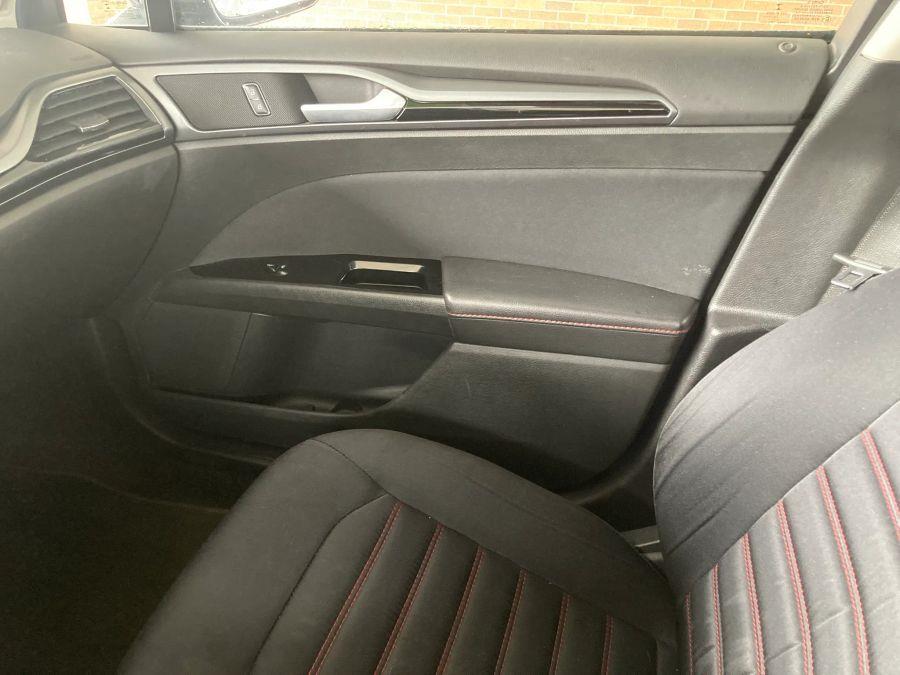 Ford Fusion photo 30