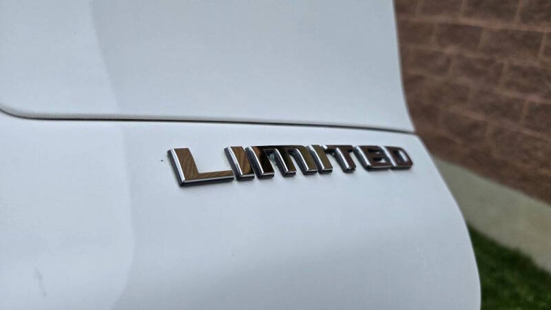 Jeep Grand Cherokee L for sale at Arcia Services — photo 17