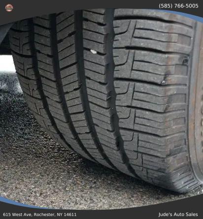 Ford Escape photo 3