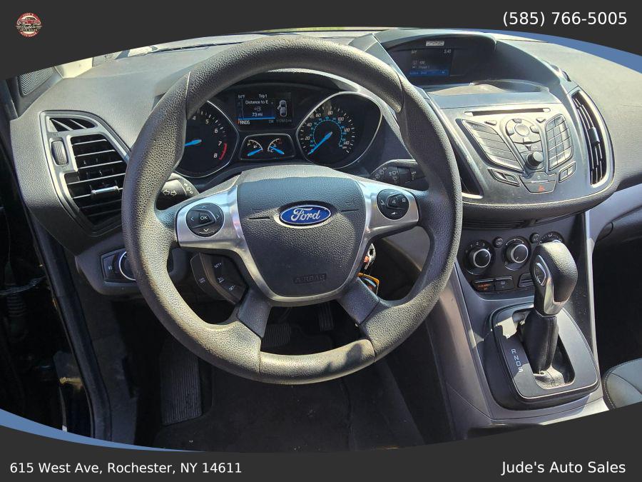 Ford Escape photo 9