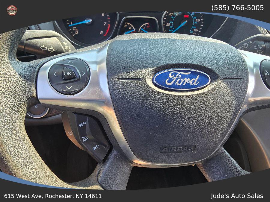 Ford Escape photo 12