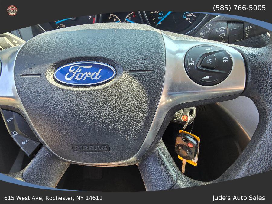 Ford Escape photo 13