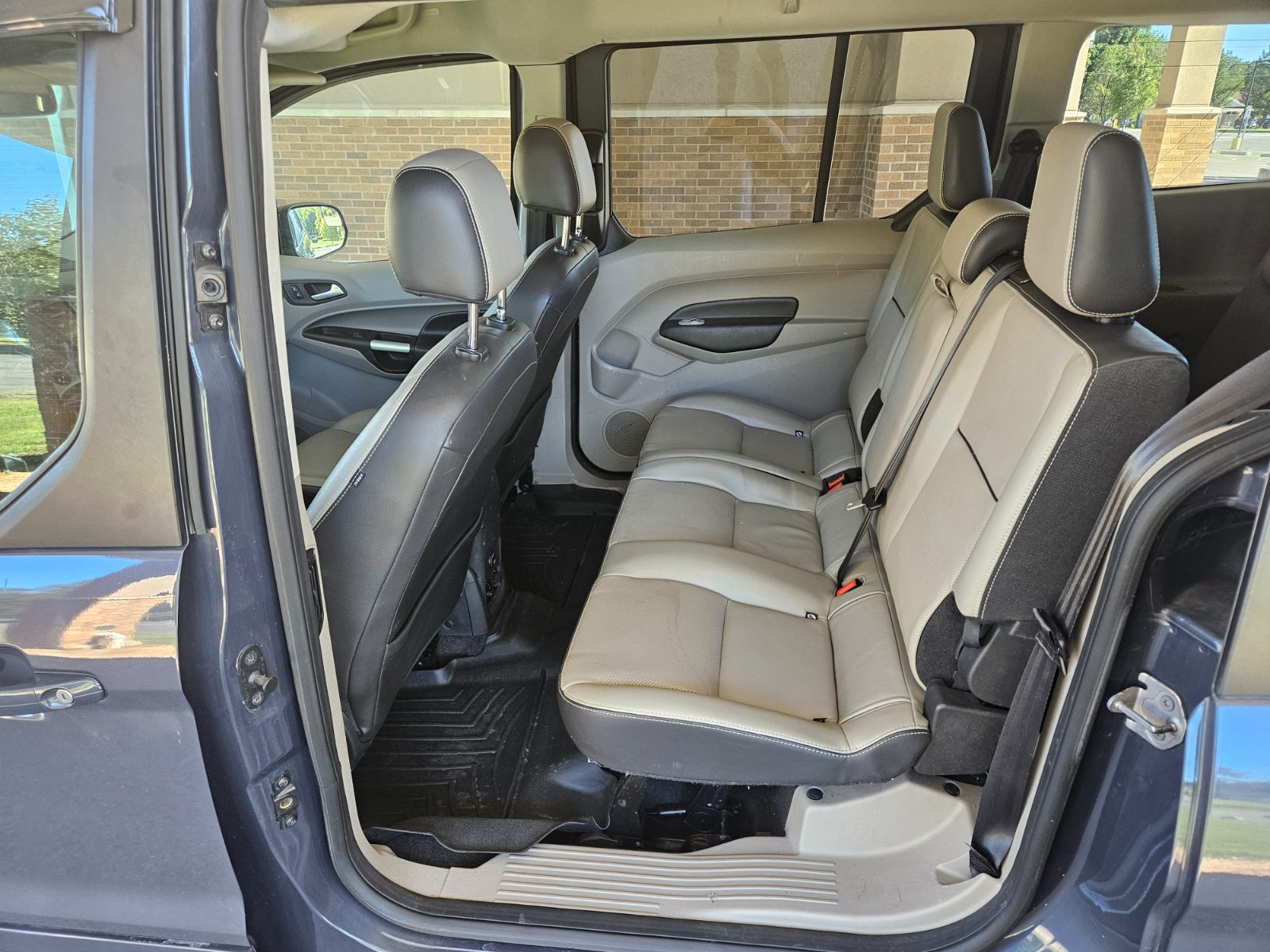 Ford Transit Connect for sale at Chili Auto Outlet — photo 10