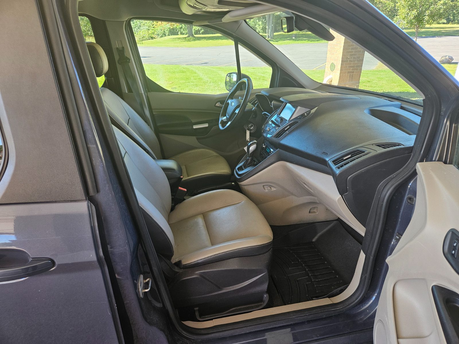 Ford Transit Connect for sale at Chili Auto Outlet — photo 13