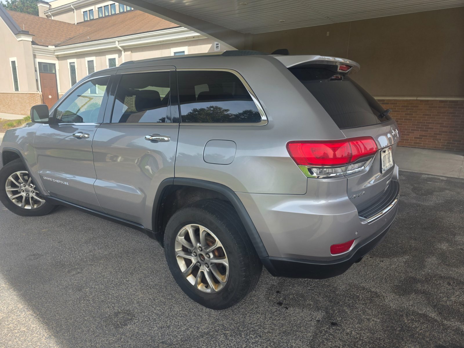 Jeep Grand Cherokee for sale at Chili Auto Outlet — photo 3