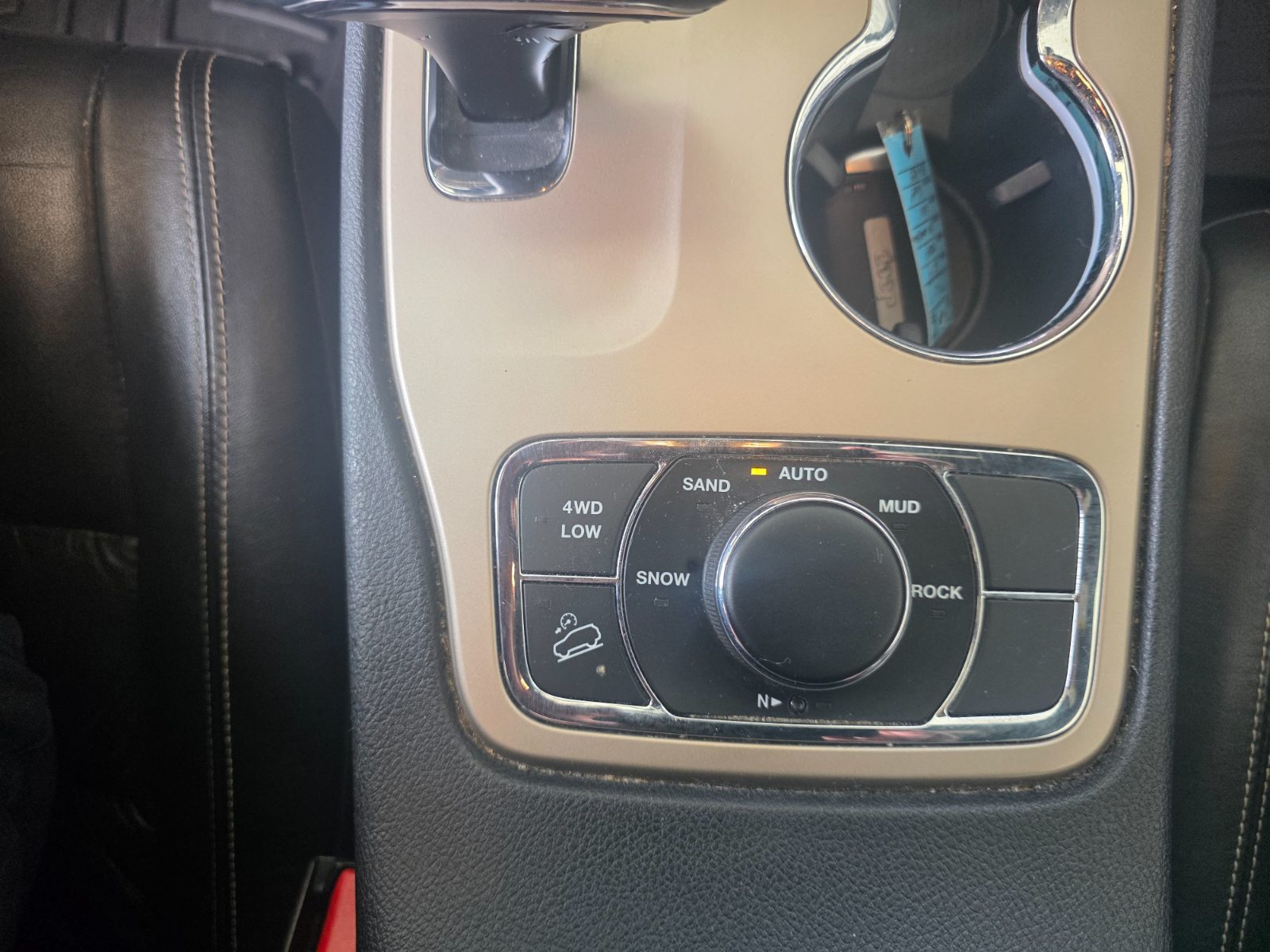 Jeep Grand Cherokee for sale at Chili Auto Outlet — photo 23