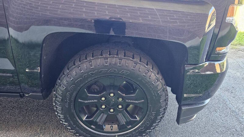 Chevrolet Silverado 1500 for sale at Arcia Services — photo 5