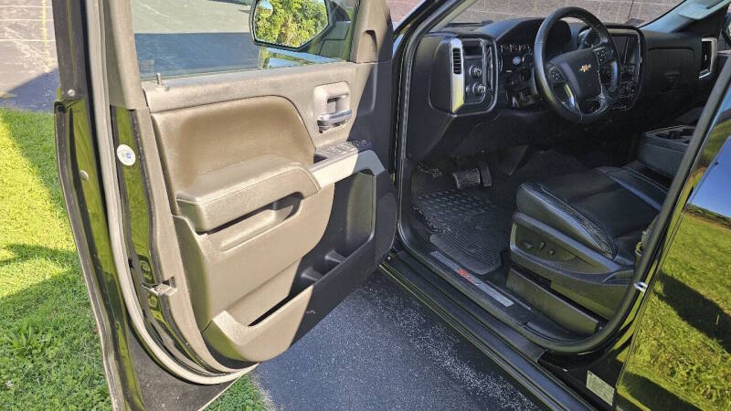 Chevrolet Silverado 1500 for sale at Arcia Services — photo 12
