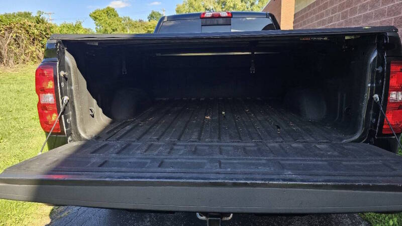 Chevrolet Silverado 1500 for sale at Arcia Services — photo 10