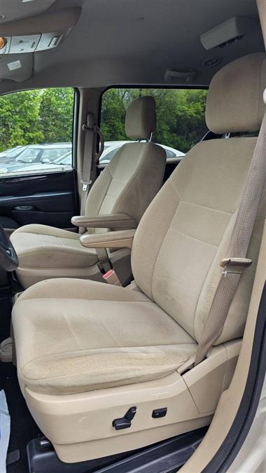 Dodge Grand Caravan photo 13