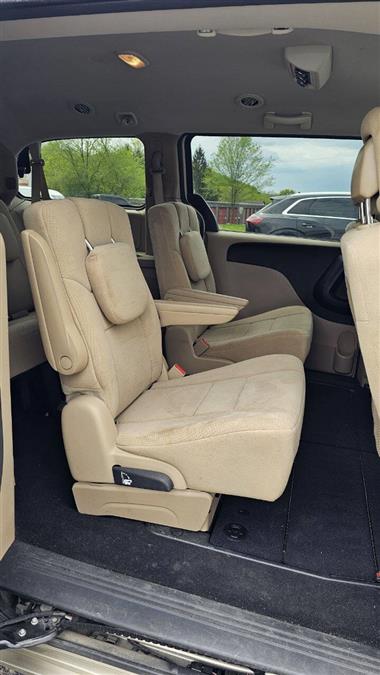 Dodge Grand Caravan photo 17
