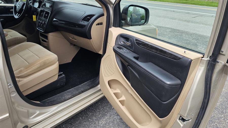 Dodge Grand Caravan photo 18