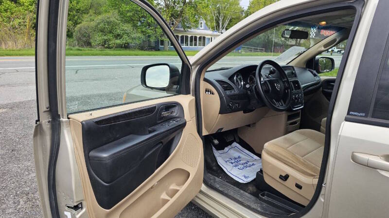 Dodge Grand Caravan for sale at Arcia Services — photo 11
