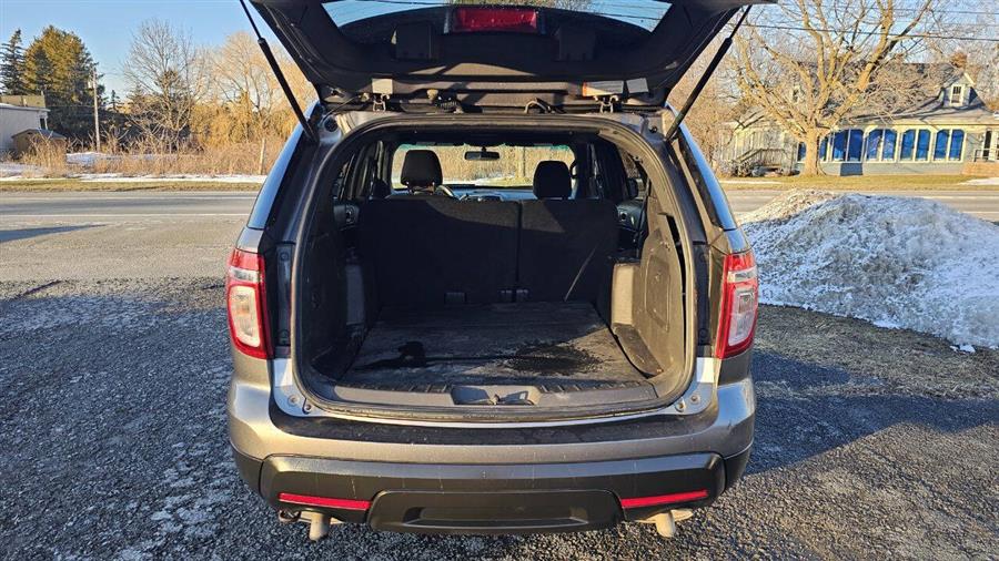 Ford Explorer photo 16