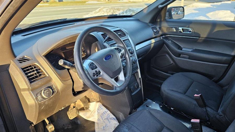 Ford Explorer photo 34